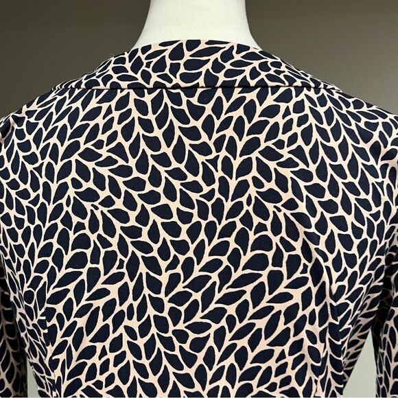 Ann Taylor Leafy print 3/4 sleeve knee length wrap beige/navy dress size 4 - Picture 10 of 15